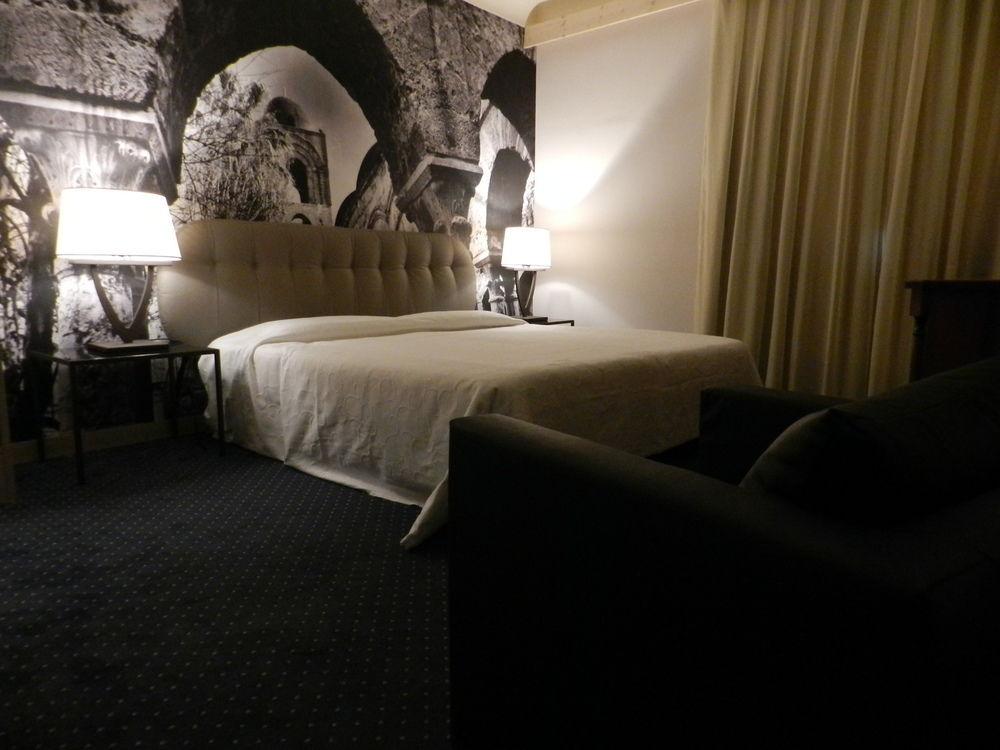 Hotel Federico II Central Palace Palermo Bagian luar foto