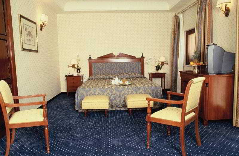 Hotel Federico II Central Palace Palermo Bagian luar foto