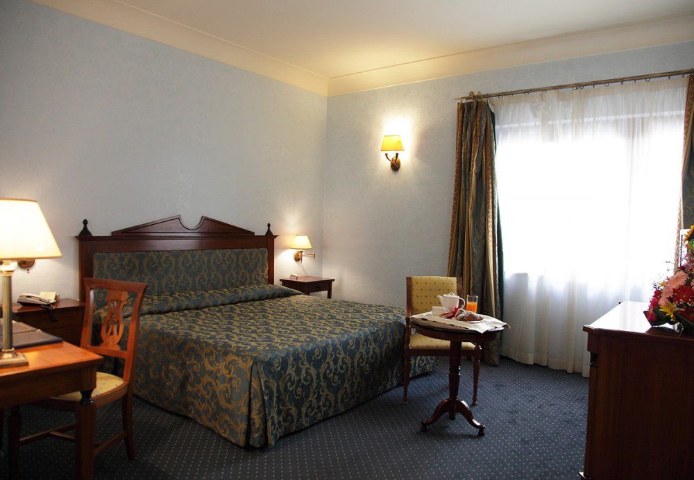 Hotel Federico II Central Palace Palermo Bagian luar foto