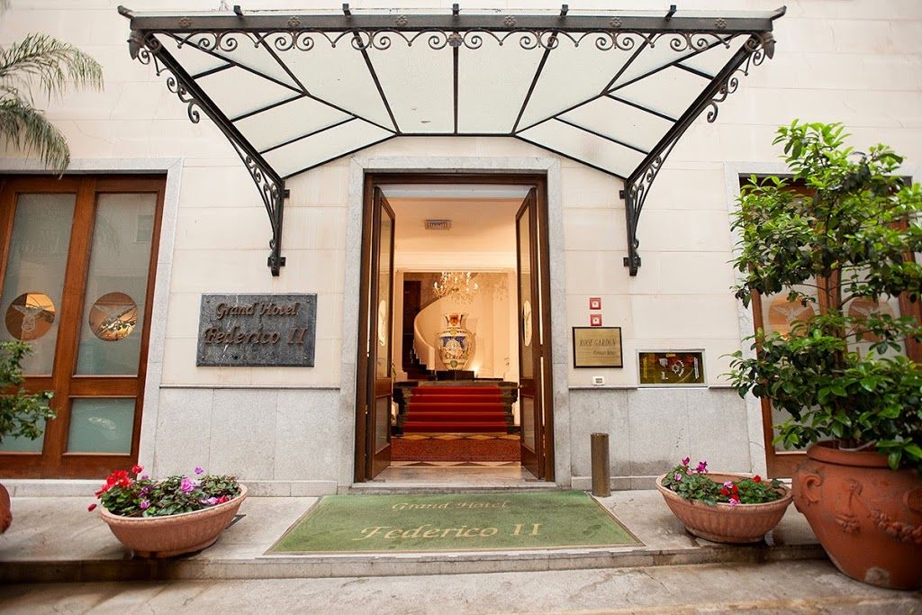 Hotel Federico II Central Palace Palermo Bagian luar foto