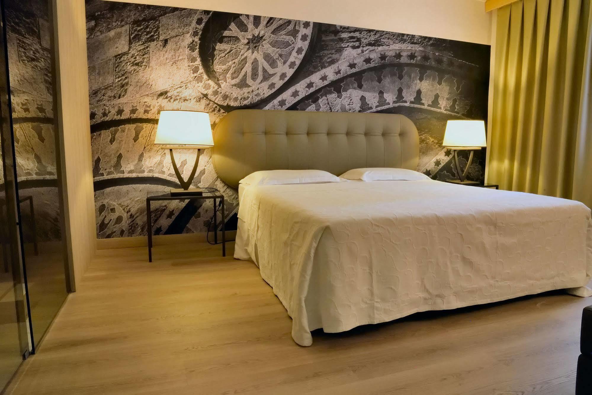 Hotel Federico II Central Palace Palermo Bagian luar foto